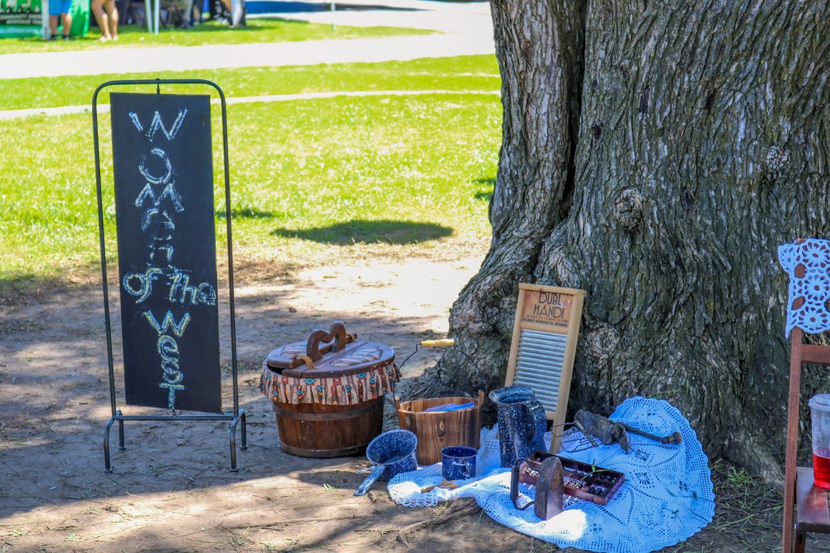 VisitOxnardCA's tweet image. 🎉 Celebrate culture, history and heritage at the 34th Annual Juneteenth Celebration!
⭐ Come out on Saturday, June 21, 2025 to Plaza Park in @DowntownOxnard --> bit.ly/45QR3i9
#VisitOxnard #VisitCA