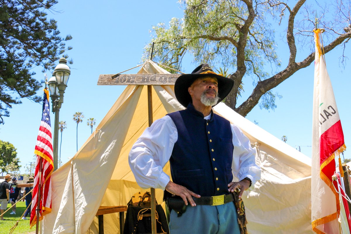VisitOxnardCA's tweet image. 🎉 Celebrate culture, history and heritage at the 34th Annual Juneteenth Celebration!
⭐ Come out on Saturday, June 21, 2025 to Plaza Park in @DowntownOxnard --> bit.ly/45QR3i9
#VisitOxnard #VisitCA