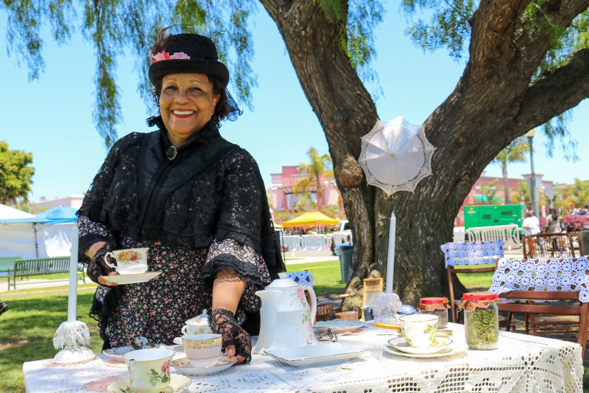 VisitOxnardCA's tweet image. 🎉 Celebrate culture, history and heritage at the 34th Annual Juneteenth Celebration!
⭐ Come out on Saturday, June 21, 2025 to Plaza Park in @DowntownOxnard --> bit.ly/45QR3i9
#VisitOxnard #VisitCA