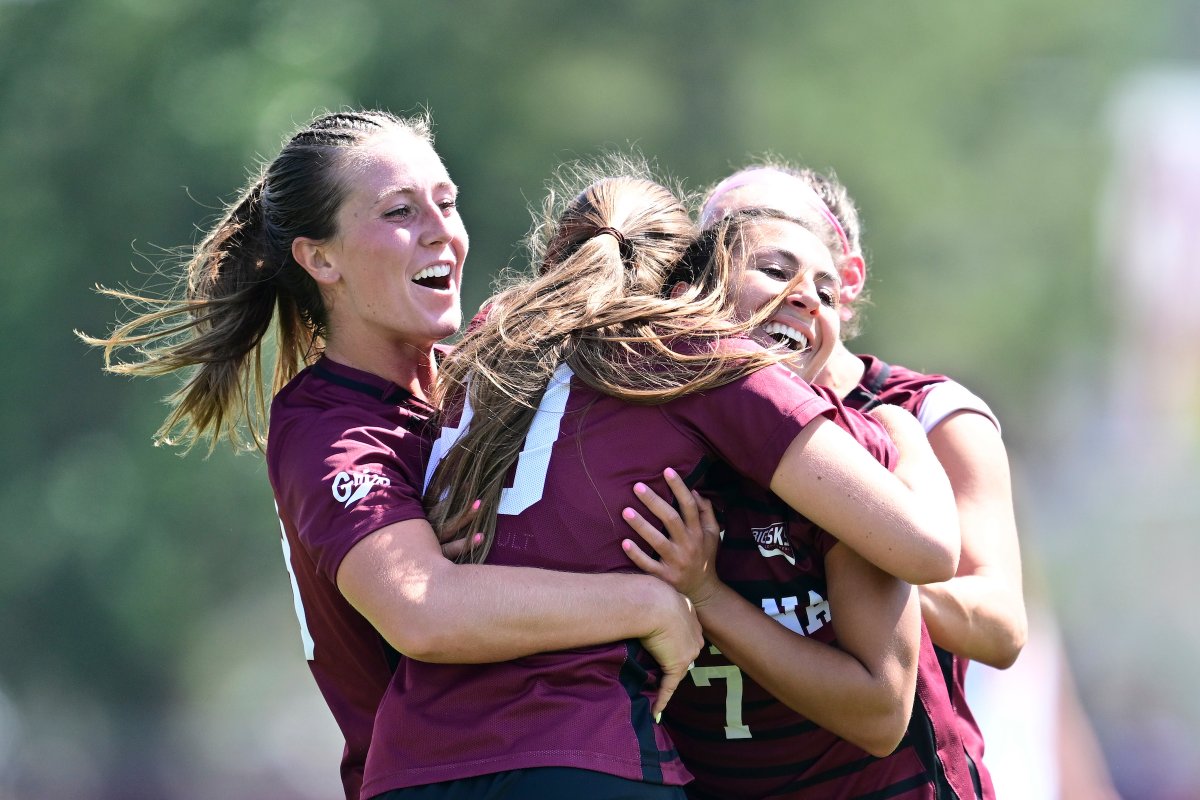 Out of all DI women's soccer programs nationwide, only two – Montana and Stanford – earned the Team Pinnacle Award, which recognizes the top soccer programs for elite academics, sportsmanship and success on the pitch!

Way to go, <a href="/MontanaGrizSOC/">Montana Griz Soccer 🐻⚽️</a>! #GoGriz