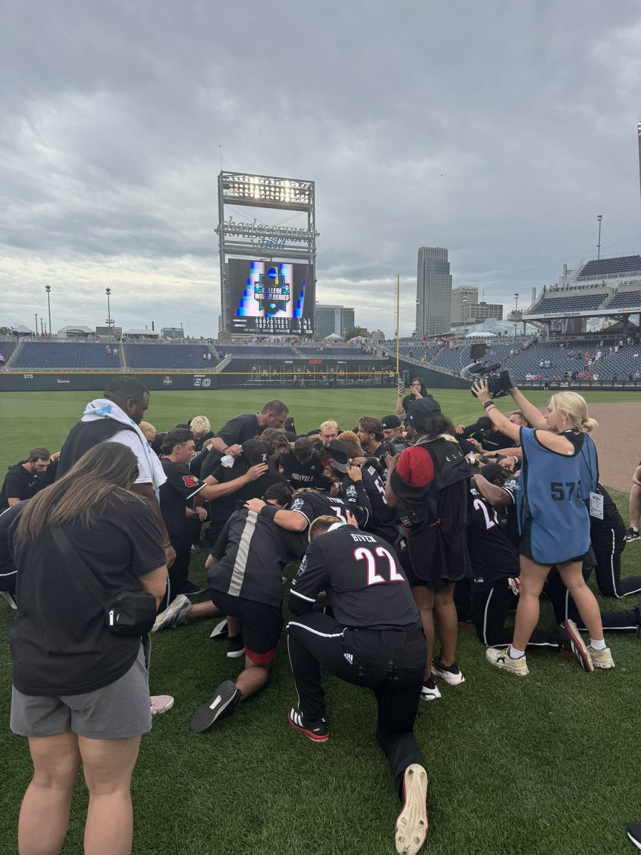 Just Means Less ACC tweet media