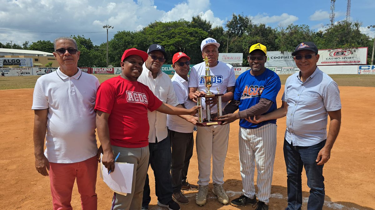 CabreraAmerico's tweet photo. La Asociación de Cronistas Deportivos de Santiago, inaugura su torneo de softbol dedicado a Papy Pérez. https://t.co/QL3AH6MfhA