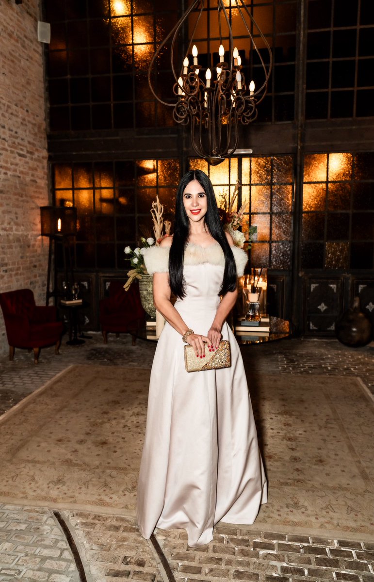 noritarodrigok's tweet photo. Reír, disfrutar, vivir. Porque la vida no vino con instrucciones, pero sí con momentos 💃💫
🕴️ #calonga
👗 #bonifa_alquilerdevestidos
📸 #brunovazquez_social https://t.co/OSIofjxth3