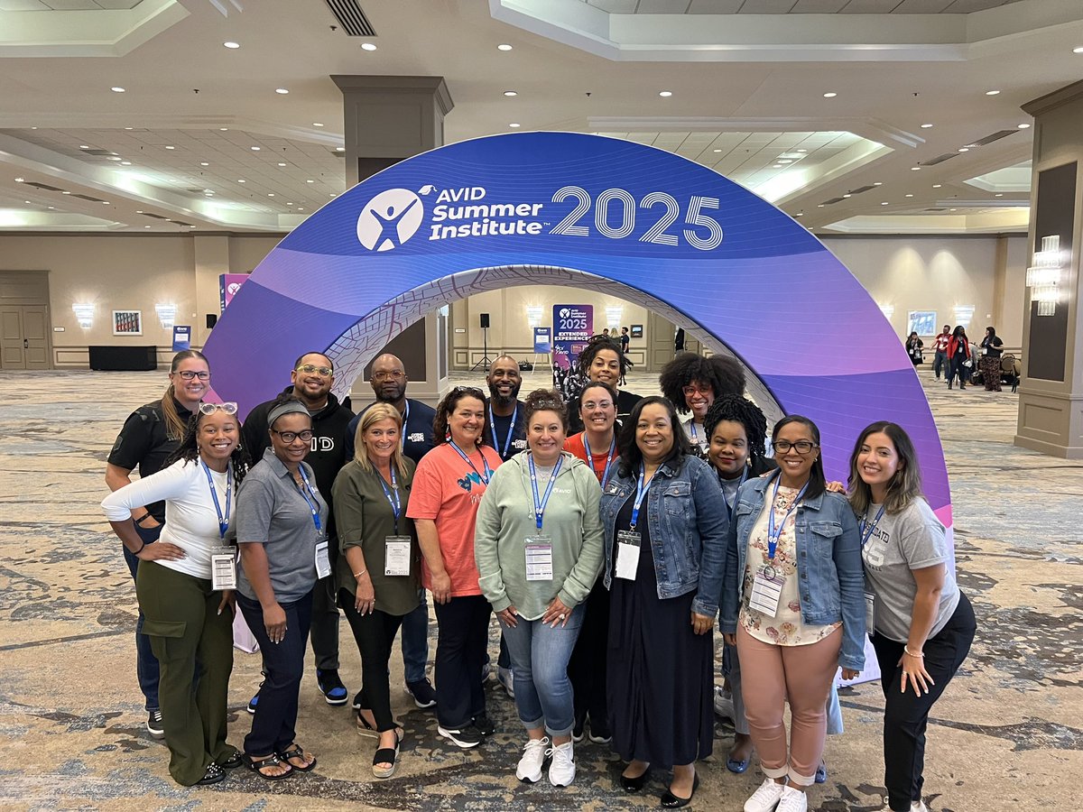 HuntDeborahA's tweet image. LCISD is having a blast at AVID—learning, growing, and leveling up together! 💡📚 #AVID #LCISD #StudentSuccess #CollegeReady