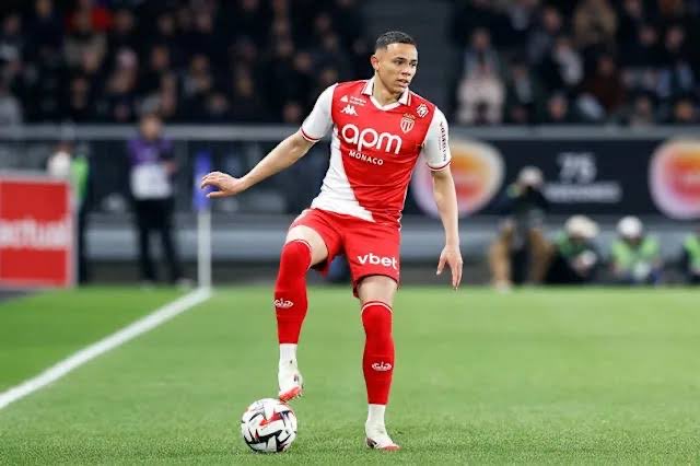 MilanEye's tweet photo. 🚨 Monaco right back Vanderson is one of the names that Milan have been monitoring and following for a long time. He is a profile that Milan like a lot.

Remains to be understood if he is a feasible option. It’s a very difficult potential deal because he costs a lot

[@MatteMoretto]