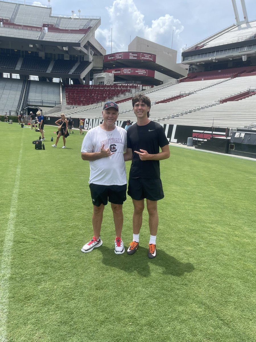 kason_mullis's tweet image. Thanks @JoeDecamillis for having me out at camp. I had an amazing time! @GamecockFB @CoachSBeamer @EnnsZoneKicking @JonesHSFootball