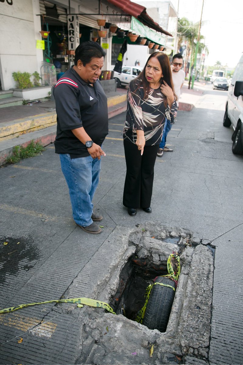 ¡Ya quedó instalada la rejilla pluvial en Av. Morelos! Les comaprto que, junto al Delegado Julian Jimenez, logramos gestionar la reparación e instalación de la rejilla de agua pluvial que representaba un riesgo para quienes transitamos por esta importante avenida de #Cuernavaca.