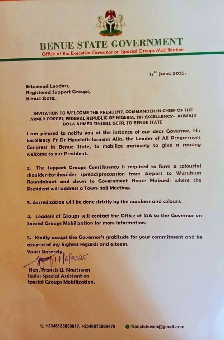 Modekakason's tweet image. May the blood of innocent people of Benue people be upon the Benue state government.
So Tinubu visit is for fun fair?
@OjyOkpe
@ruffydfire @jimidisu @seunokin @YeleSowore @thatverydarkman