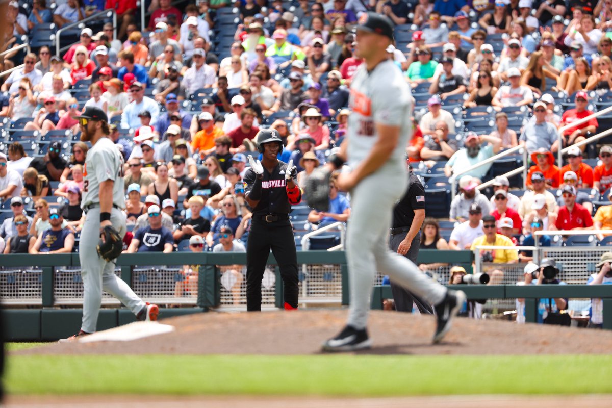 Louisville Athletics tweet media