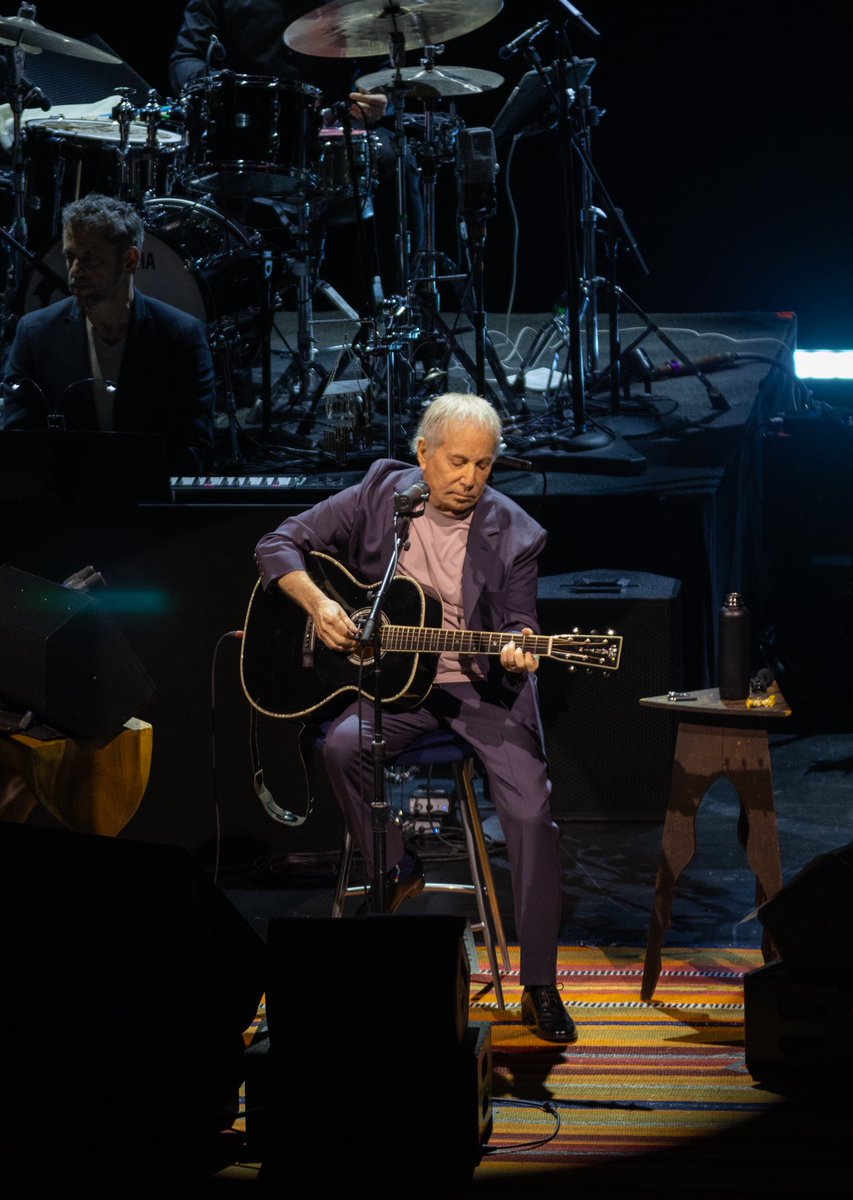 PaulSimonMusic's tweet photo. New York City, Night One

📷: Jake Edwards https://t.co/LMB0ByDphb