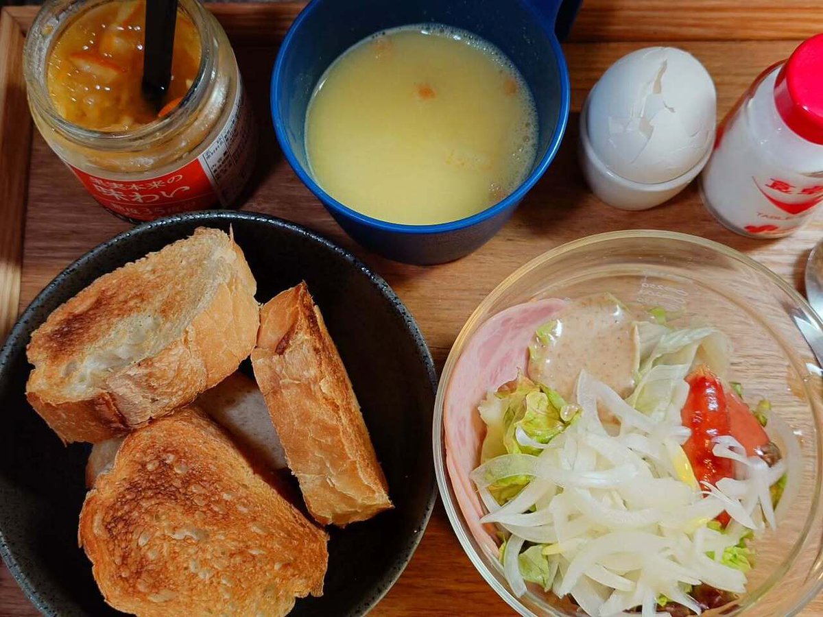 takephoto's tweet image. #baguette #bread #toast #marmalade #boiledegg #sausage #ham #salad  #knorr #cupsoup #soup #gm #breakfast #mealathome #cooking #takekitchen #japanesefood #instafood #朝食 #朝ご飯 #朝ごはん #おうちごはん #自宅飯 #料理 #料理男子 #料理好きな人と繋がりたい #料理記録