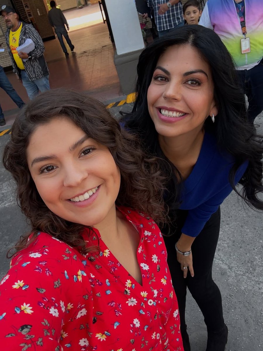 novelitis_fans (@novelitis_fans) on Twitter photo #monteverde #DetrasDeCamaras el gran estreno de <a href="/Canal_Estrellas/">Las Estrellas</a> con la genia de <a href="/afri_zavala/">Africa Zavala</a> en doble personaje , no se lo pierdan #monteverde #DetrasDeCamaras el gran estreno de <a href="/Canal_Estrellas/">Las Estrellas</a> con la genia de <a href="/afri_zavala/">Africa Zavala</a> en doble personaje , no se lo pierdan