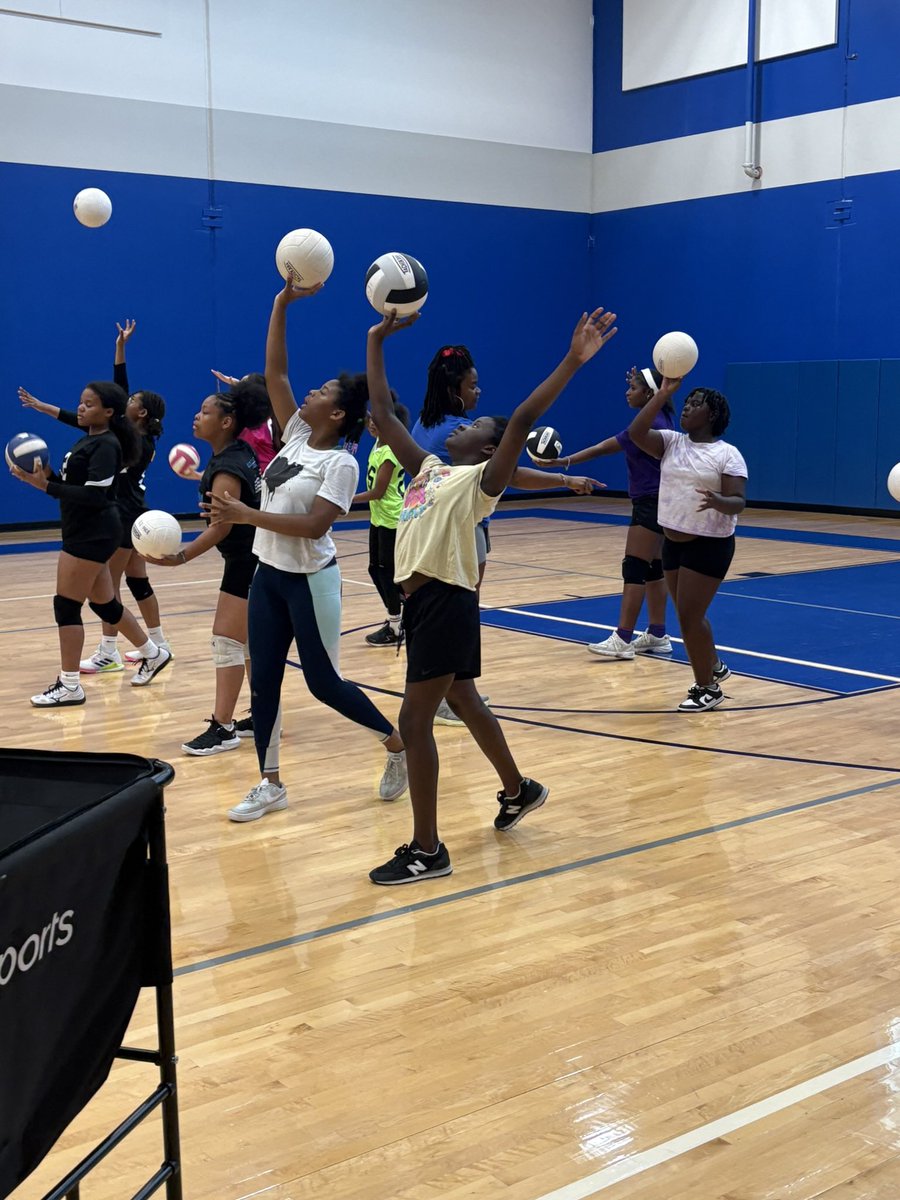 h_townCanes's tweet photo. More summer clinic action! We enjoyed you all and can’t wait to see you again! https://t.co/qNDMWSIRwe