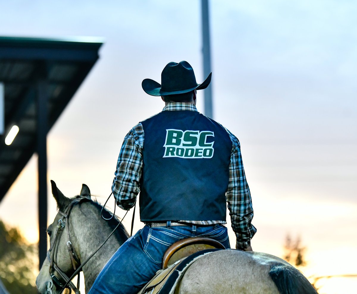 Read up on our Mystic Cowboys competing at the College National Finals Rodeo: bscmystics.com/sports/mrodeo/…

Tune in to ESPN3 tonight at 8 p.m. CDT as Seth Berg takes third go-round in bareback riding!

#MysticNation #CNFR #MysticRodeo
