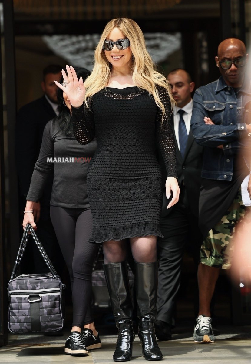 mariahnownet's tweet photo. Mariah Carey was spotted in London today (06/17/2025) https://t.co/snMrdV5A0y