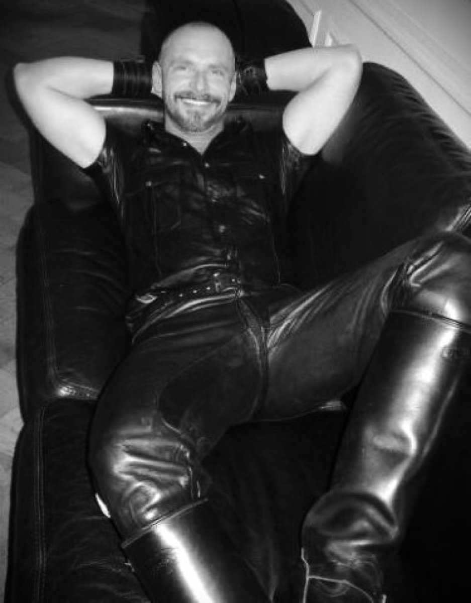 Hot leatherman!