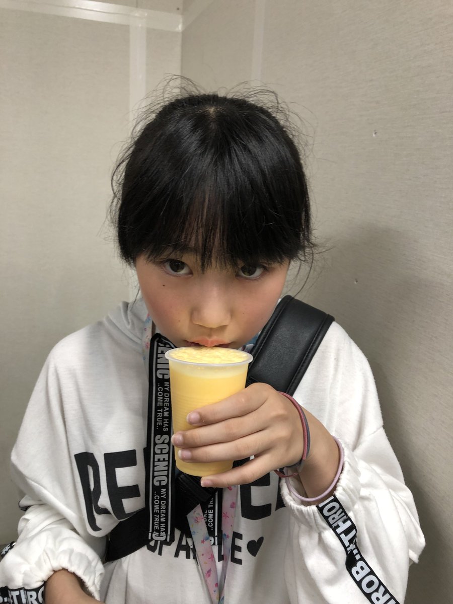 Syuwa01's tweet image. あーーー
シャリシャリの氷入ったミックスジュース飲みたい！
そしておうちかえりたい

#娘
#娘このやろう