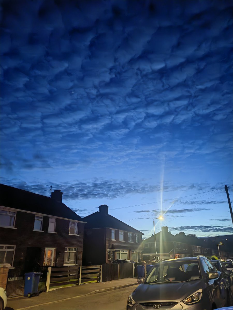 Derekkeilty's tweet image. 11.40pm. Belfast and still a lot of daylight..😯