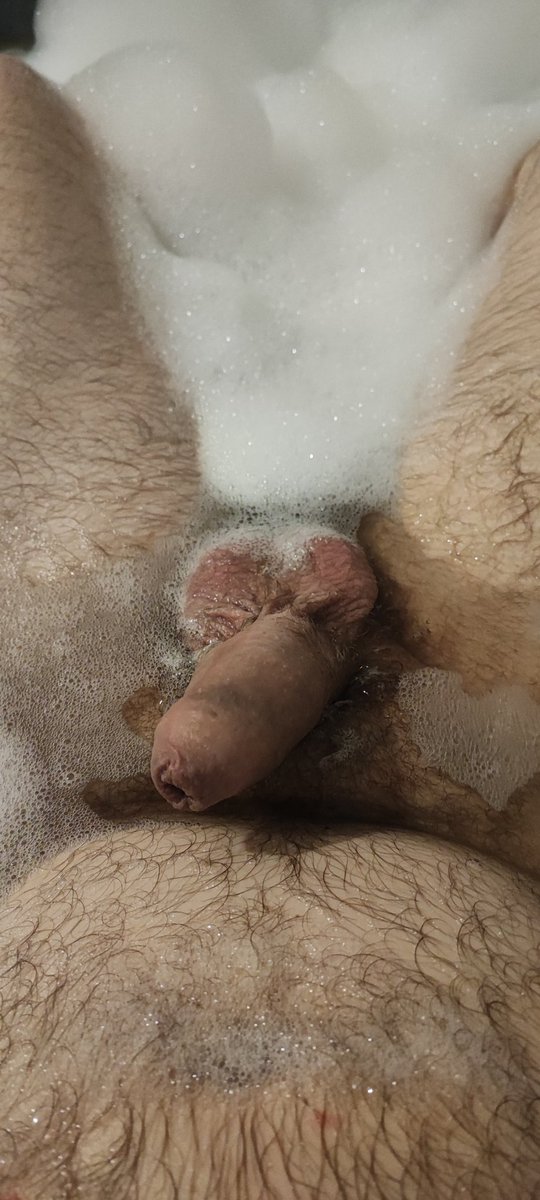 Un zizi a l'eau 🤭🤭🤭
<a href="/TheFrenchBears/">Les Ours Français</a>