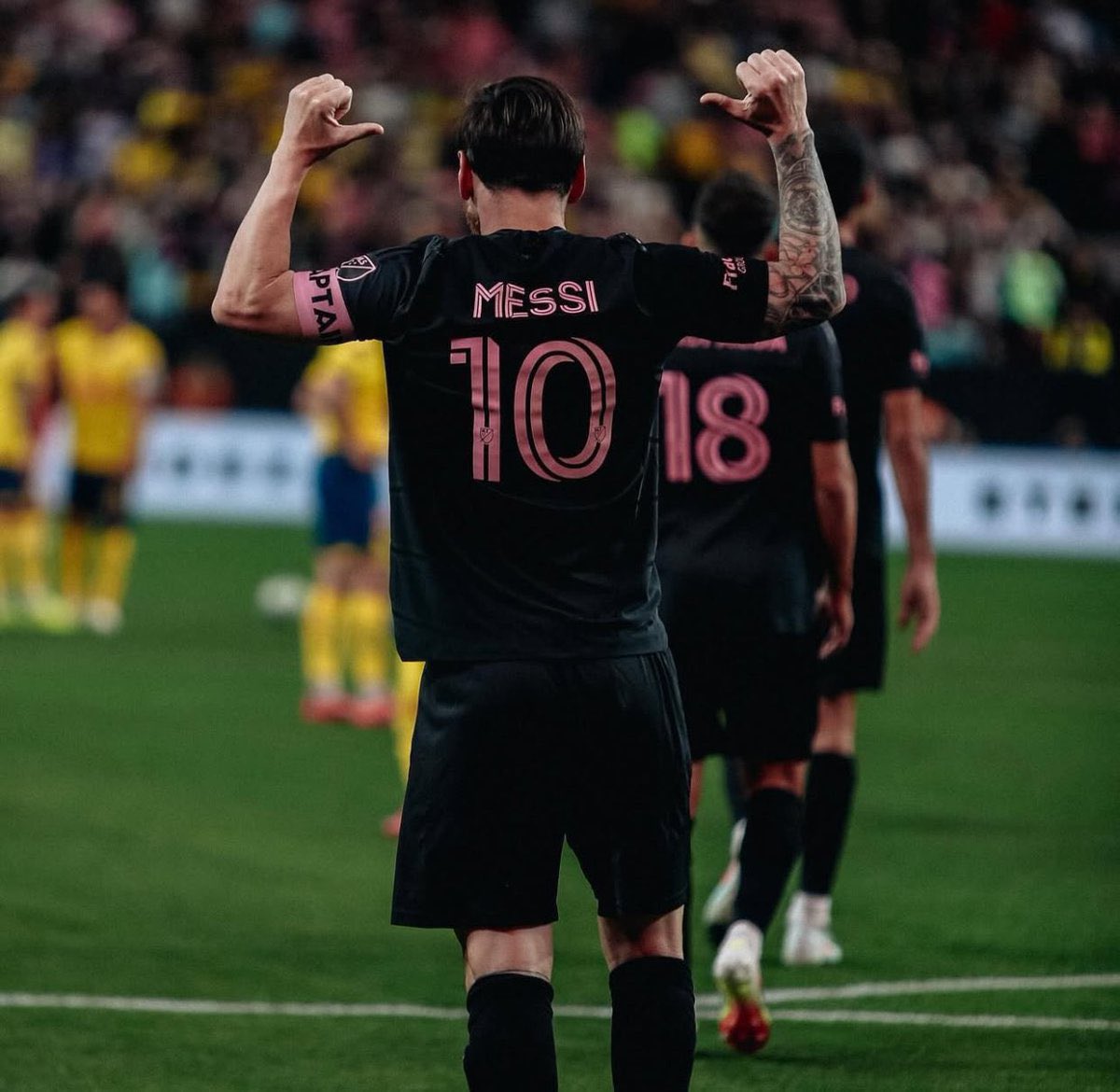 6rr_bb's tweet photo. ولا انتتت تدري انك النوررر والفيّ
وانك يمين ودرببب غيرك يساارى🩷🩷..
#Messii https://t.co/WbtQ80fl9e