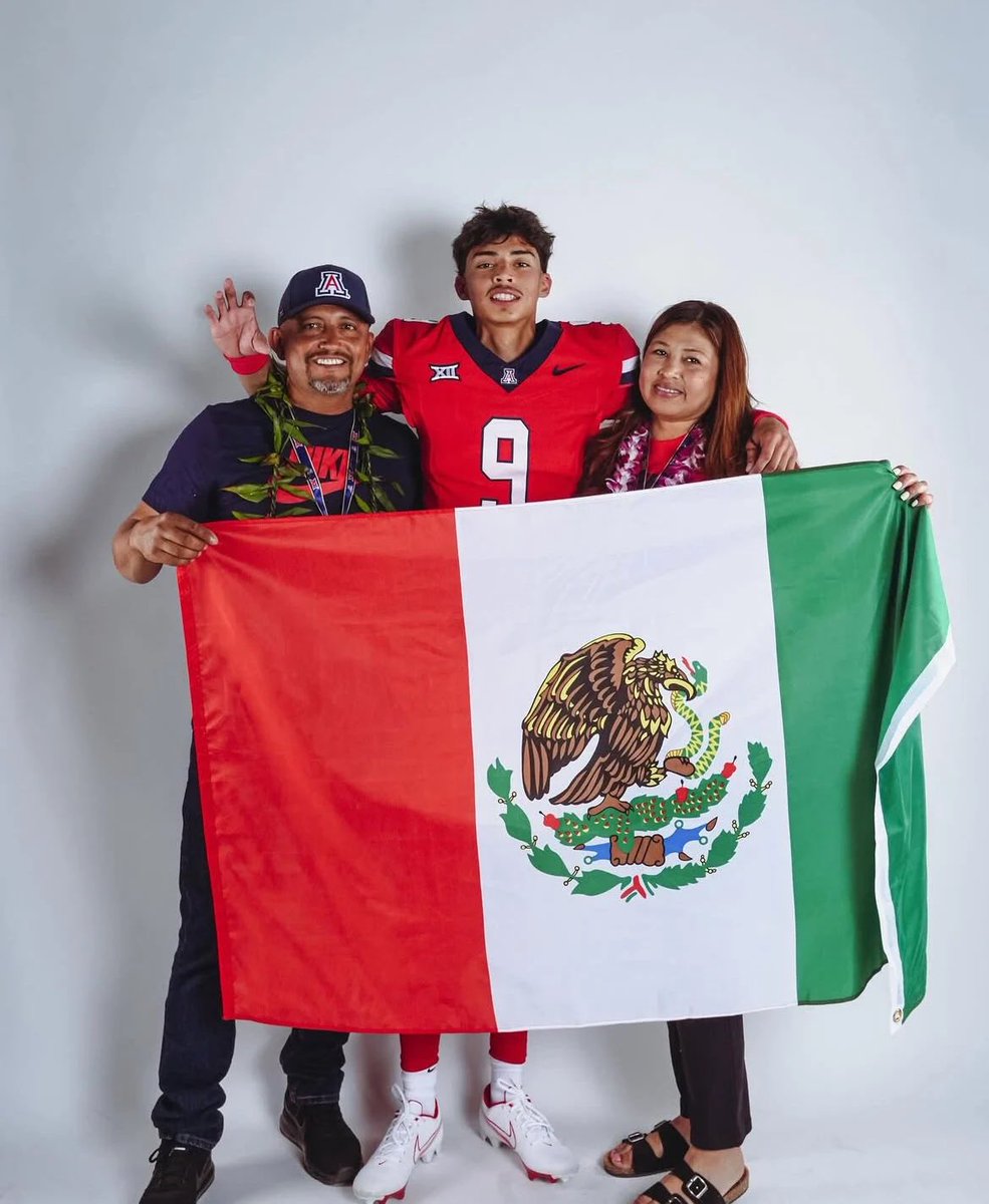 How do we feel about Arizona’s chances of landing 4⭐️ ‘26 QB Oscar Rios??? #BearDown