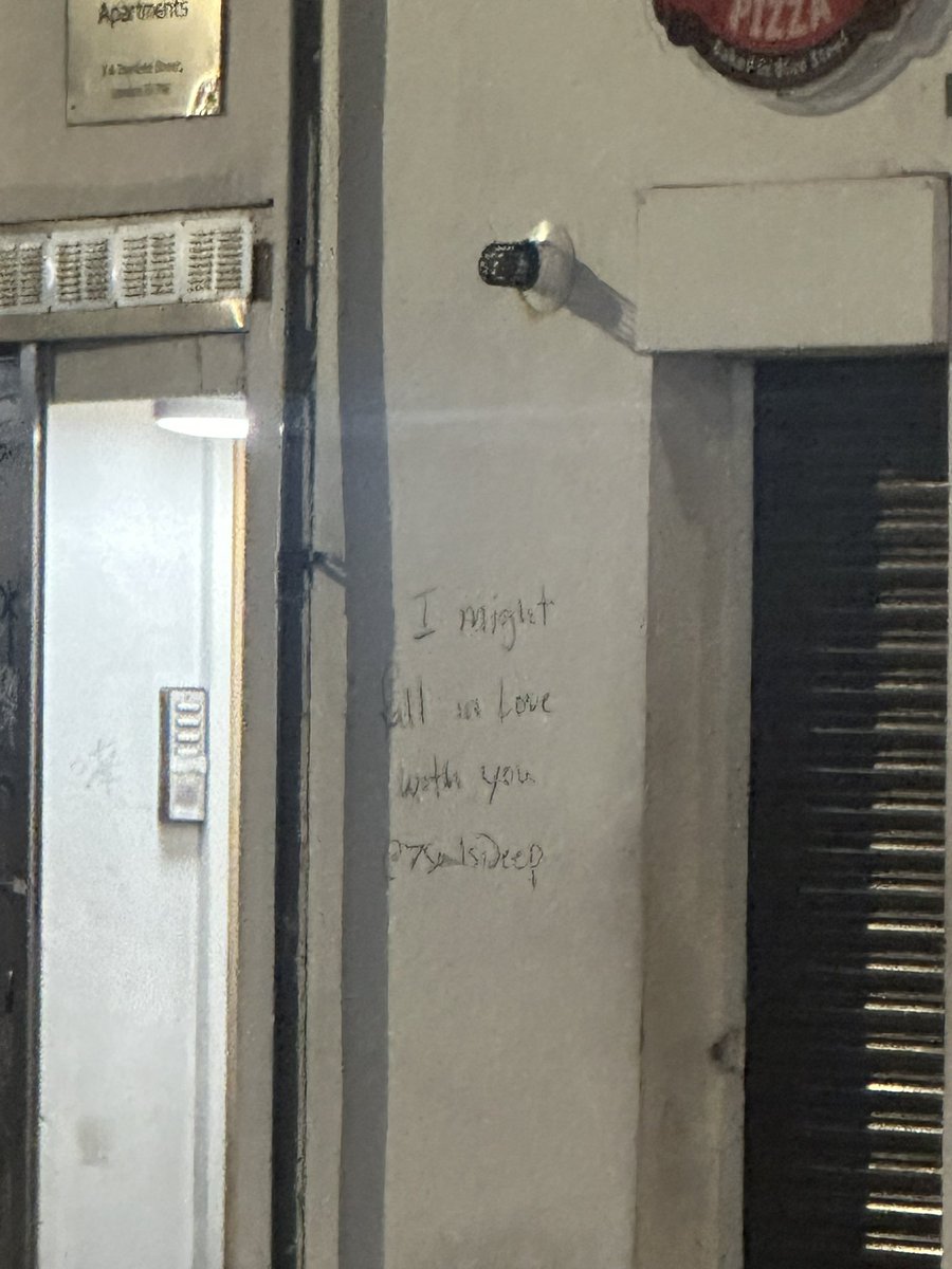 dazegxd1k's tweet photo. nigga goes AROUND THE FUCKING WORLD talm bout some “i might fall in love with you” are we still in highscholl? is this fucking tumblr? piss off you fuckin tosser https://t.co/1OB6sUrKdu