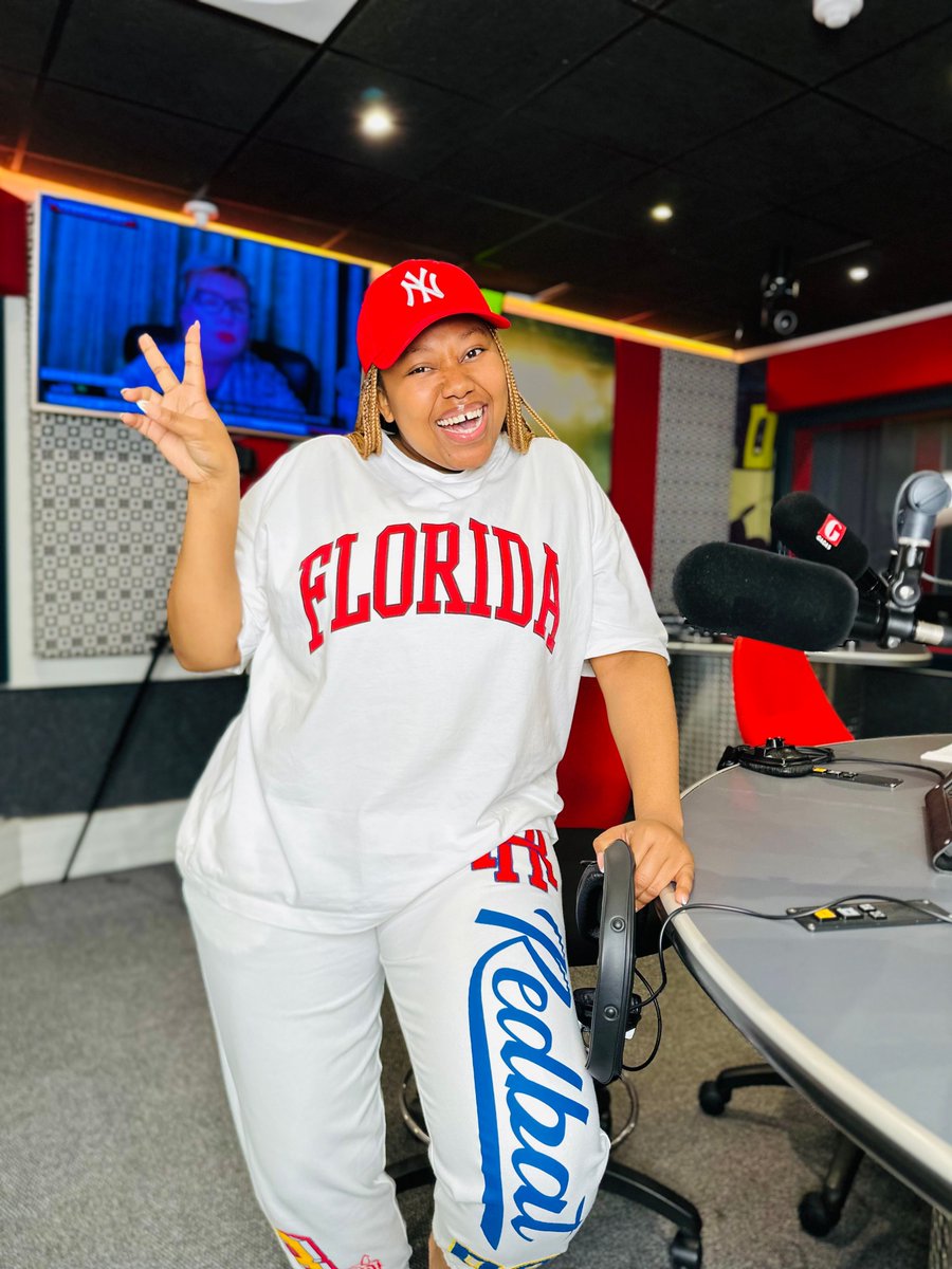 Bathi "uChocolate Obizayo" 🍫🥰🔥 Lusanda Lusdia Mnqayi on the Wednesday edition of Midnight Sound. 

Asixoxe, yini engakuphethe kahle kulamalanga😭😫? 

☎️:0861596596
📱:063 839 9959
🌐: Stream online: gagasiworld.co.za
📲: Listen via the Gagasi FM App

#MidnightSound