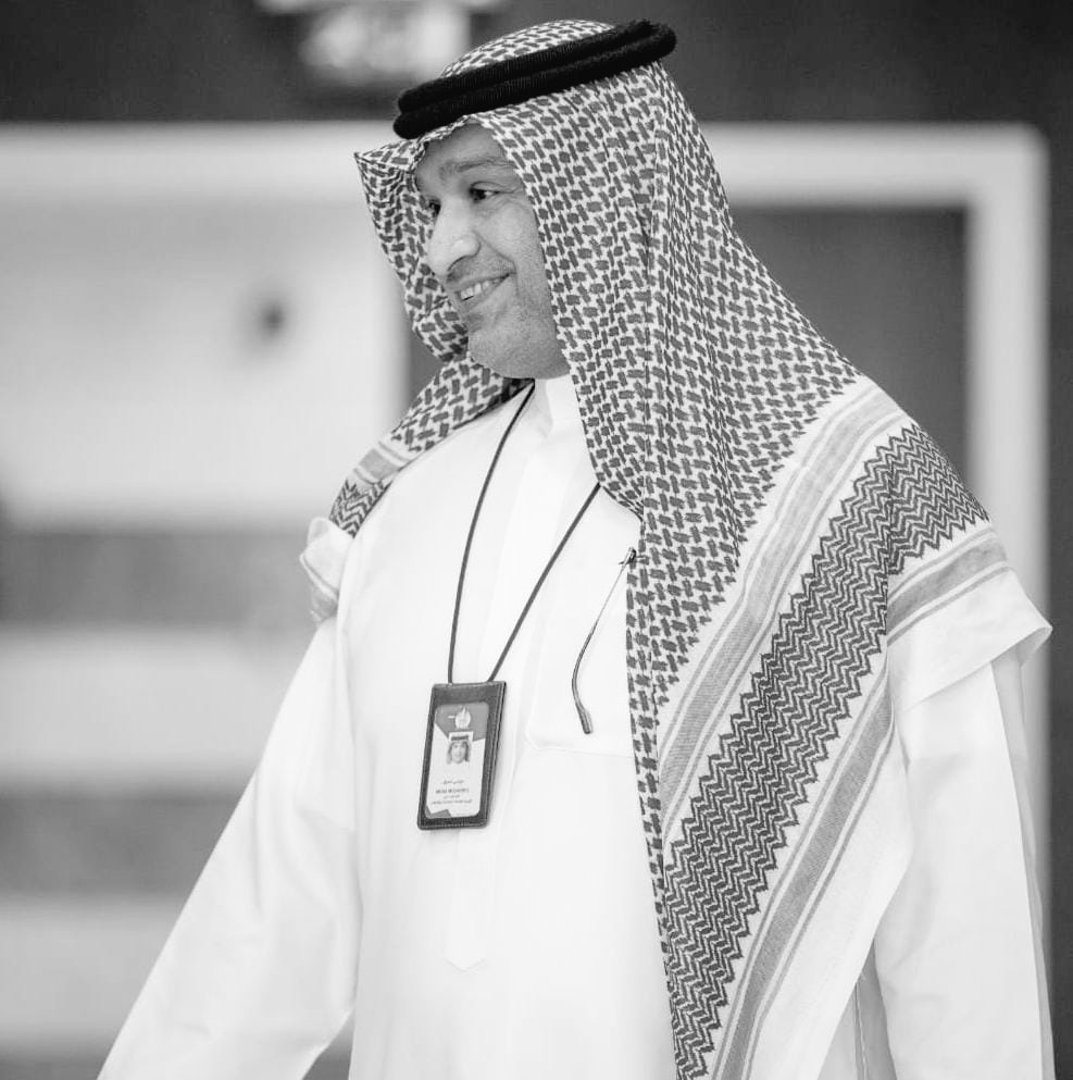 YahyaFageehi's tweet photo. سأَبكي وأَستبكي عليك المعاليا //
 وأَسْكُبُ من عيني الدموعَ الجواريا
قضى الله بالأَمر الَّذي قد قضى به //
 وكانَ قضاء الله في الخلق جاريا
ترَحَّلتَ عنَّا لا ملالاً ولا قِلًى //
 وهل يعرف السلوانُ بعدك ساليا

عظم الله أجرنا جميعا في الأخ والصديق #موسى_محرق ذهب إلى جوار أرحم الراحمين، وأسأل الله بأن يلهمنا وأهله وذويه وكل محبيه الصبر والسلوان وإنا لله وإنا اليه راجعون.