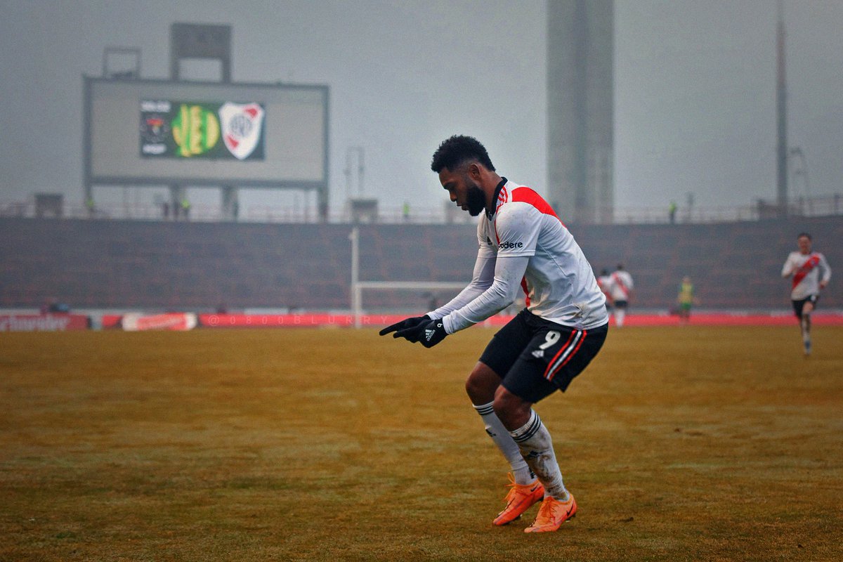 La última chance de River en este mundial de clubes depende de Miguel Angel Borja, ponganse a rezar y haganese más Borjistas que lo que eran en el River de Demichelis.

Nuestro futuro depende de este tipo, no queda otra que confiar. Que la gracia de dios sea depositada en Miguel.