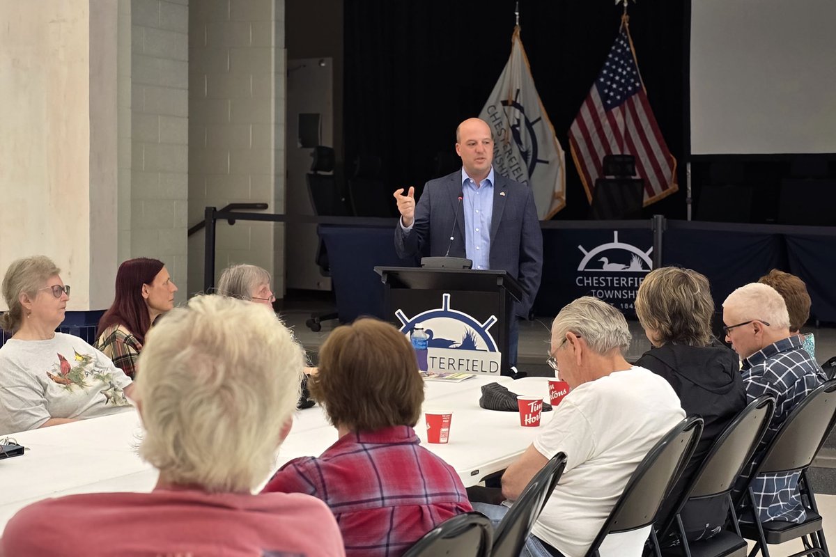 Even with the beautiful weather, we had a great turnout at our coffee hour in Chesterfield recently! Thank you to everyone who sacrificed an hour of sunshine to sit and chat about issues facing our community and the solutions we’re working on implementing up in Lansing.