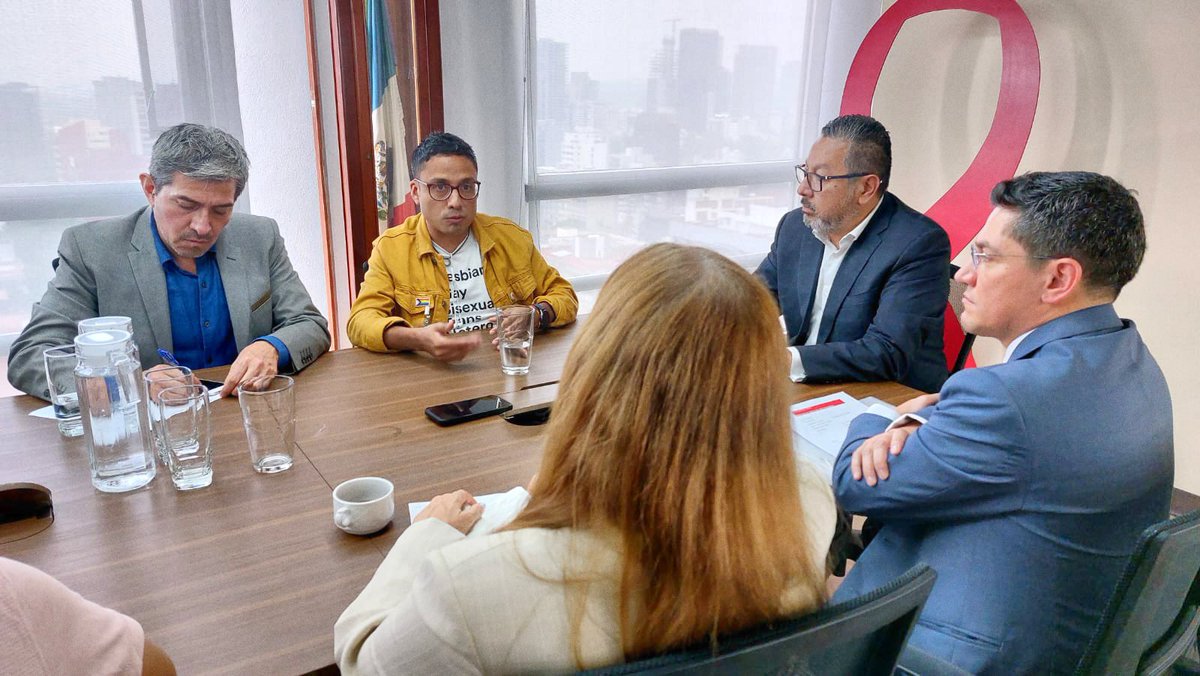 Entre los temas abordados destacaron:
🔥 La derogación de marcos legales punitivos que criminalizan a personas que viven con VIH y a poblaciones clave;
🔥 El fortalecimiento del diálogo regional entre pares comunitarios y la construcción de espacios de incidencia desde las