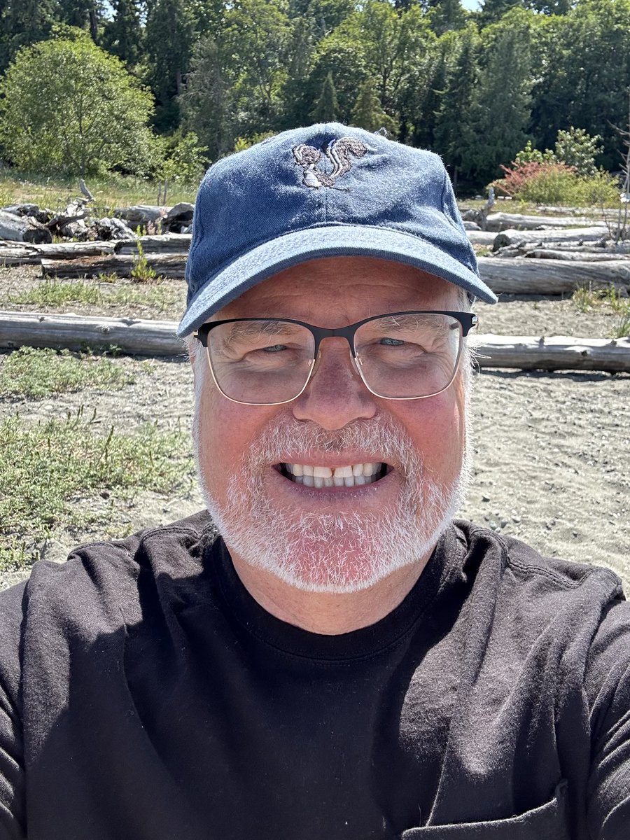 Long day but it’s beach time. Hope everyone can relax a bit. ❤️❤️