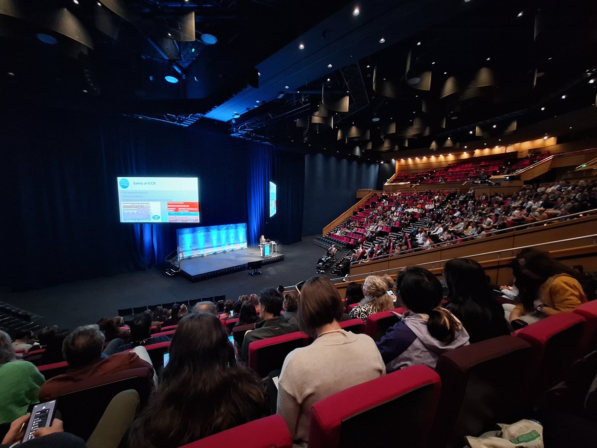 TAKosch's tweet image. I'm enjoying meeting so many inspiring conservation scientists and learning about their fascinating research at @ICCB2025 in lovely Brisbane, Australia 🇦🇺 🌏🌊🌴🦘🐸🪸