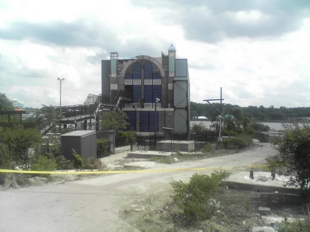 BryanStanard's tweet photo. 17 Years Ago Geauga Lake Auction Day On June 17, 2008 In Aurora, Ohio https://t.co/P0gV9HLbVD