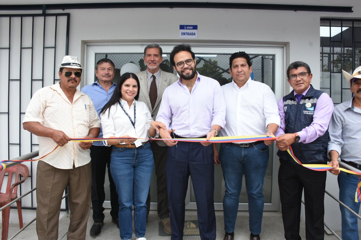 📍#Guayas | ¡El mantenimiento del Dispensario Buena Fe 2 beneficia a más de 1800 campesinos!

<a href="/Edgarjoselama/">Edgar José Lama</a>, presidente del Consejo Directivo del 
<a href="/IESSec/">IESS</a>; <a href="/GomezlRichard/">Richard Gomez</a>, vocal de los Asegurados; 
<a href="/Francisca_LeonV/">FRANCISCA LEÓN VILLAMAR</a>, directora del <a href="/IESS_SSC/">Seguro Social Campesino del IESS.</a>; participaron en la entrega de obras.