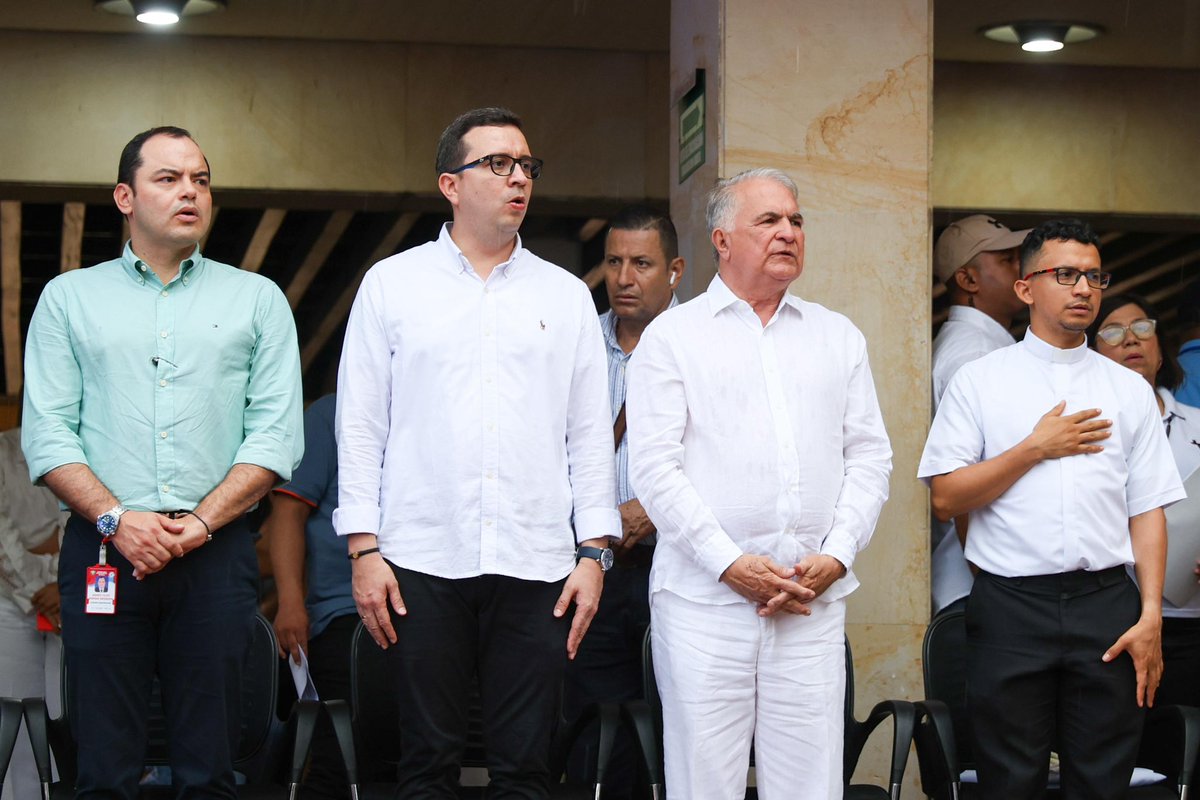 HuilaGrande se ilumina de esperanza… Hoy, el corazón del Huila late más fuerte que nunca, uniéndose a la gran jornada nacional que rechaza la violencia y alza la voz por el respeto a las diferencias. Esta luz que nos une no solo ilumina nuestra tierra, sino que simboliza el