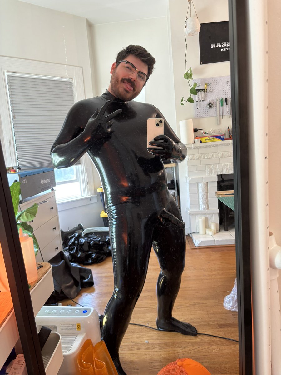 A shiny lunch break, who’s going to join me for a snack?