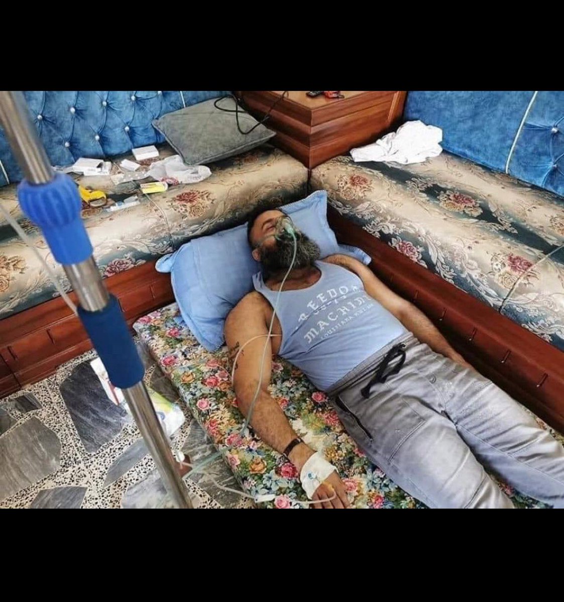 ابوعزرائيل لايعرف سوا قتل المسلمين العزل،
.
ولكن عندما يسمع تهديد امريكا هكذا يكون وضعه:👇🏻👇🏻