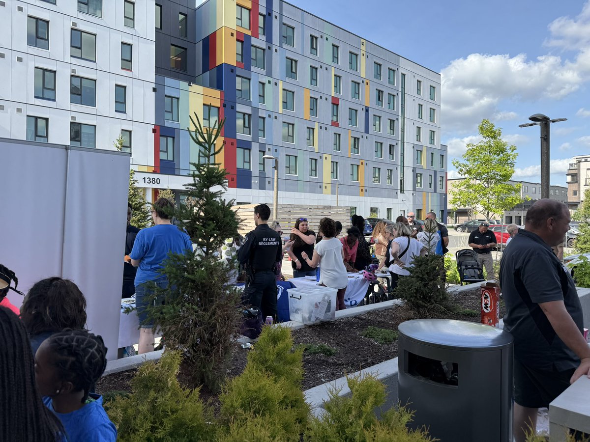 Stéphane Giguère (@stephaneoch_lco) on Twitter photo Great community engagement at <a href="/OCH_LCO/">OCH_LCO</a> Mikinak. Thanks to our partners <a href="/PQCHC/">Pinecrest-Queensway Community Health Centre</a> <a href="/OttFire/">Ottawa Fire Services</a> <a href="/OttawaBylaw/">Ottawa By-law</a> and to the leadership and dedication of <a href="/rawlsonking/">Rawlson King</a> <a href="/tm_kavanagh/">Theresa Kavanagh She/Her</a> to transform one community at a time. Great community engagement at <a href="/OCH_LCO/">OCH_LCO</a> Mikinak. Thanks to our partners <a href="/PQCHC/">Pinecrest-Queensway Community Health Centre</a> <a href="/OttFire/">Ottawa Fire Services</a> <a href="/OttawaBylaw/">Ottawa By-law</a> and to the leadership and dedication of <a href="/rawlsonking/">Rawlson King</a> <a href="/tm_kavanagh/">Theresa Kavanagh She/Her</a> to transform one community at a time.