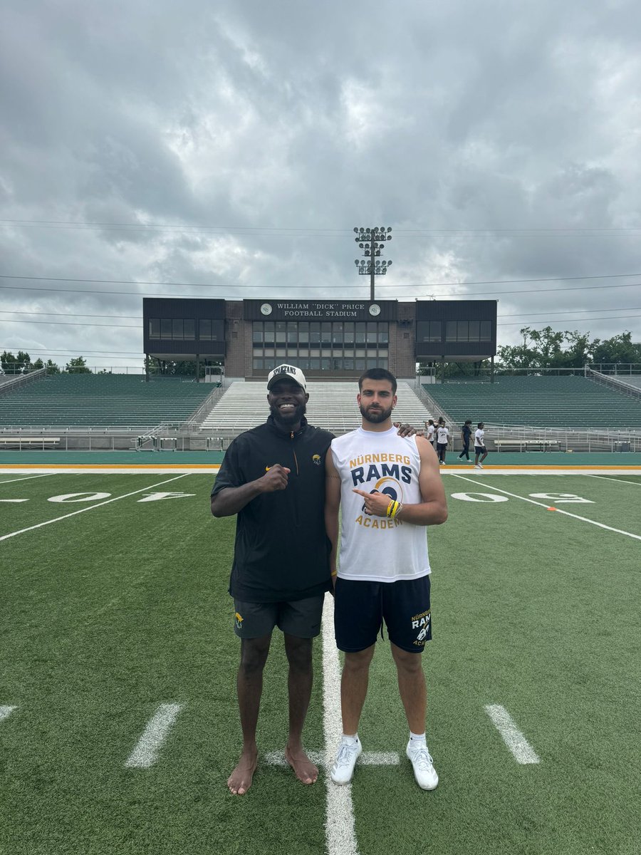 FlorisAkova's tweet image. #AGTG After a great camp and conversation with coach @T_Garvin28 i’m blessed to receive a D1 offer from @NorfolkStateFB !!
@JoshAlaeze @LetItReign52 @RamsAcademy