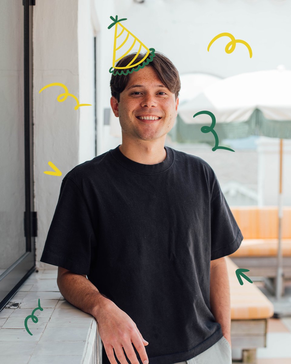 CommonstateAr's tweet image. Happy (belated) Birthday to our resident cool guy Collin Hyder! When he&apos;s not solving client problems, he&apos;s ripping it on the drums, cheering on ⚾️
@RazorbackBSB, or listening to Google Ads podcasts (nerd). We hope it was a good one!  

#HBD #gohogs