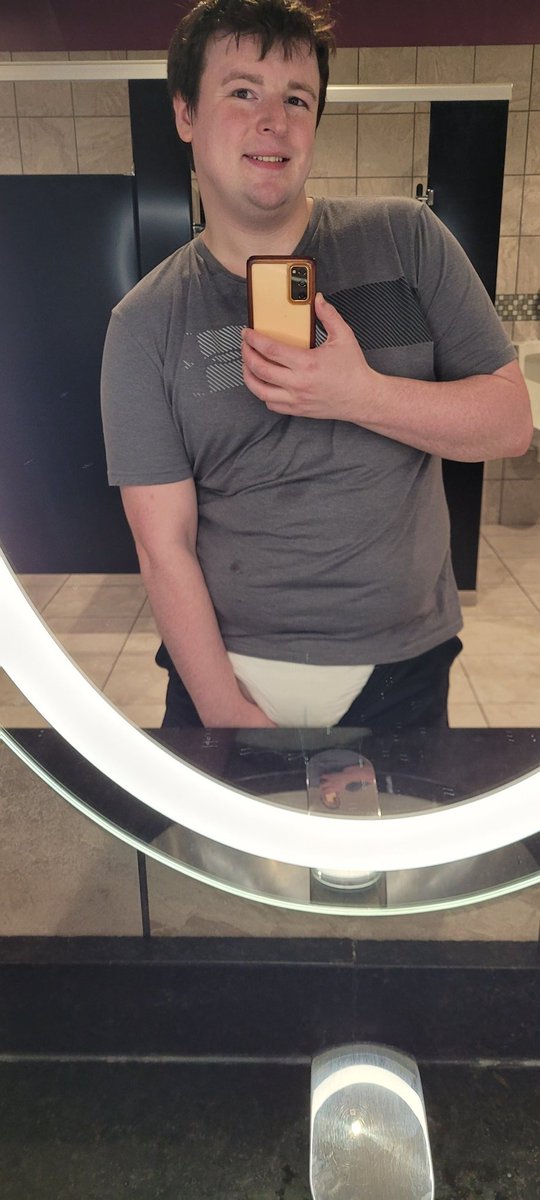 DrewbyDoABDL's tweet photo. Thank you all! You really gave me that little extra bump of courage I needed!!

It was a little nervous at first, but I got in my grove and had a good workout.👏

I hope you all like the pictures, and YES, I did use my diapee while I was at the gym 💦💦🙈 https://t.co/C6YreeQGJp