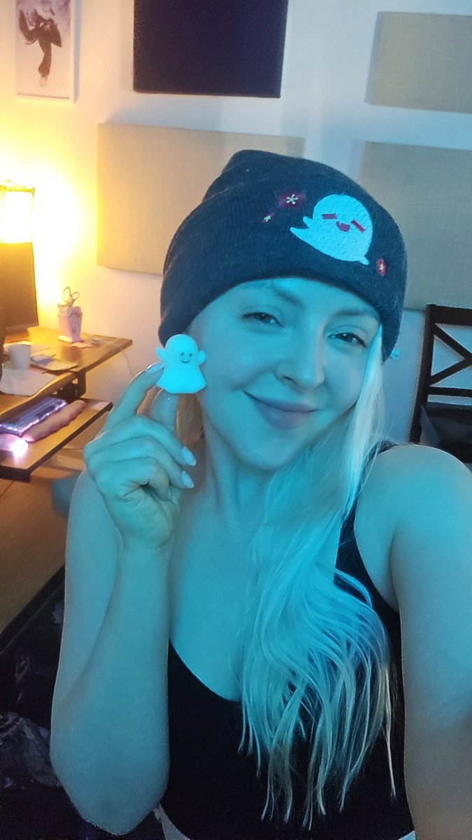 Guess the cat's out of the bag! I am so happy to be back as Hu Tao my precious ghosty girl✨️ I love and missed her so so much and couldn't be happier to be back👻🖤