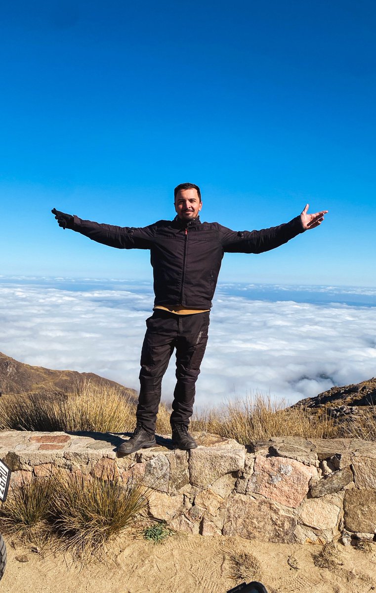 Siempre por las nubes