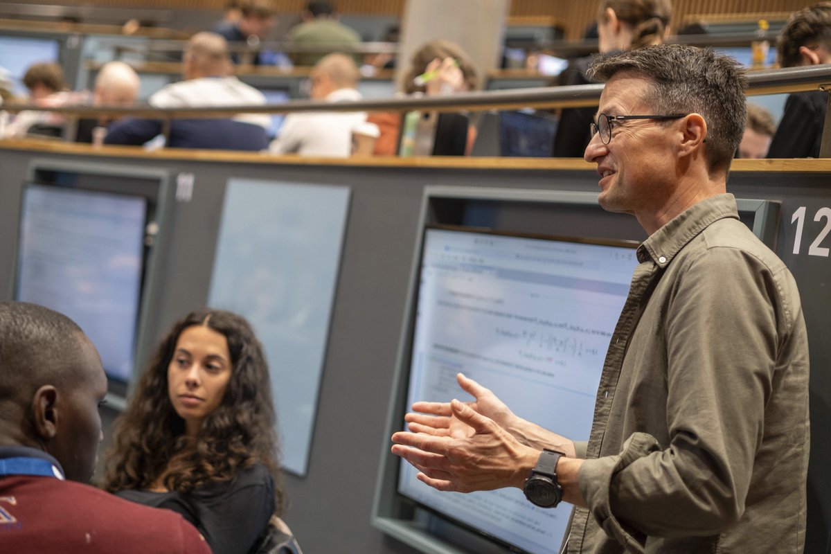 probabilisticai's tweet image. Day 2 of #ProbAI School 2025 was all about variational inference and optimization with Helge Langseth, Andrés R. Masegosa (@andresmasegosa) and Thomas D. Nielsen (@tdyhren) — packed with hands-on practice 🧤 to bring theory to life. #ProbabilisticAI