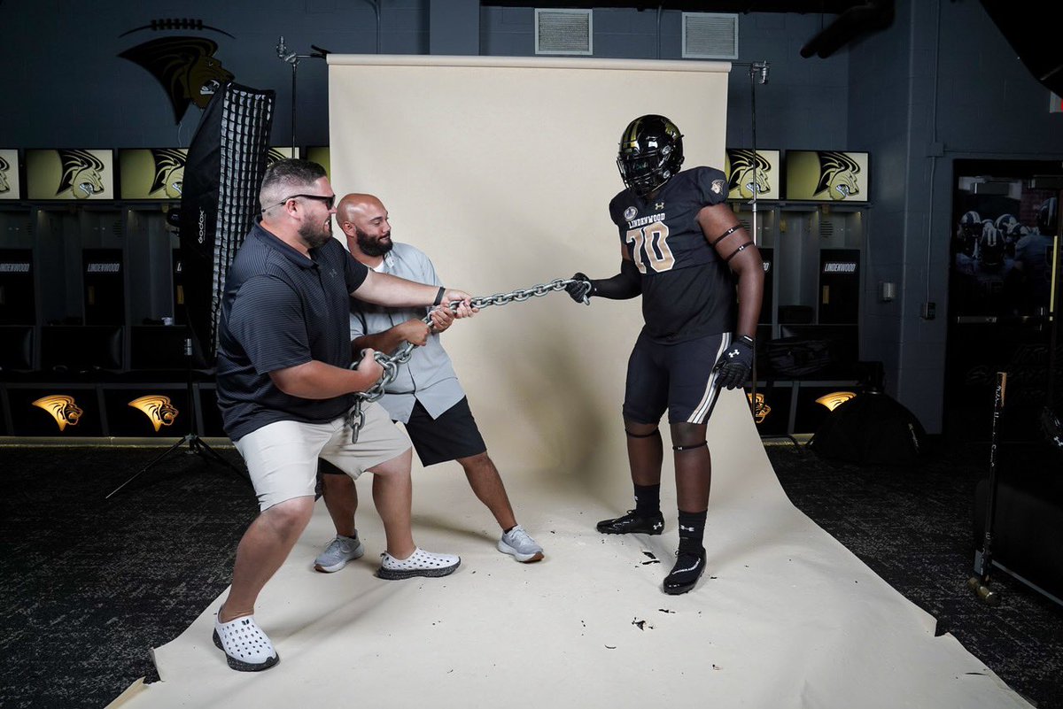KeronnLacey's tweet image. Had a great OV at @LindenwoodFB!!
@Coach_HHarris @stugfb @KeaganRoberson7 @BrennanSpain @BrennanSpain @AllenTrieu @JPRockMO @TheUCReport