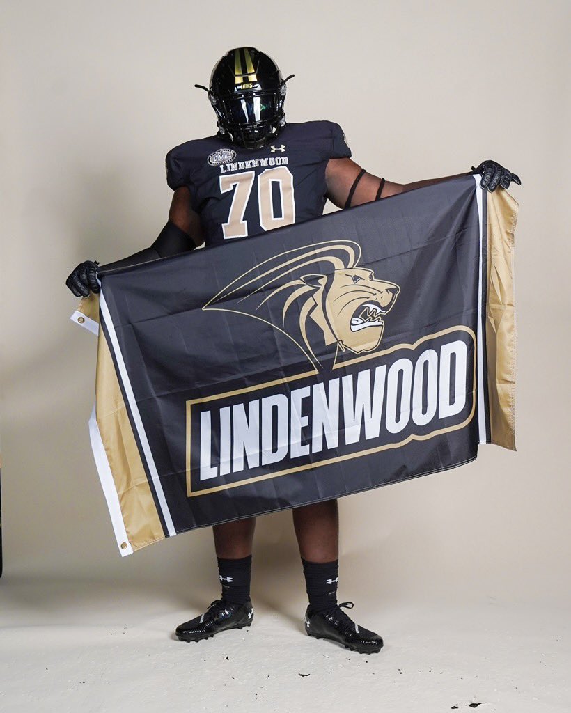 KeronnLacey's tweet image. Had a great OV at @LindenwoodFB!!
@Coach_HHarris @stugfb @KeaganRoberson7 @BrennanSpain @BrennanSpain @AllenTrieu @JPRockMO @TheUCReport