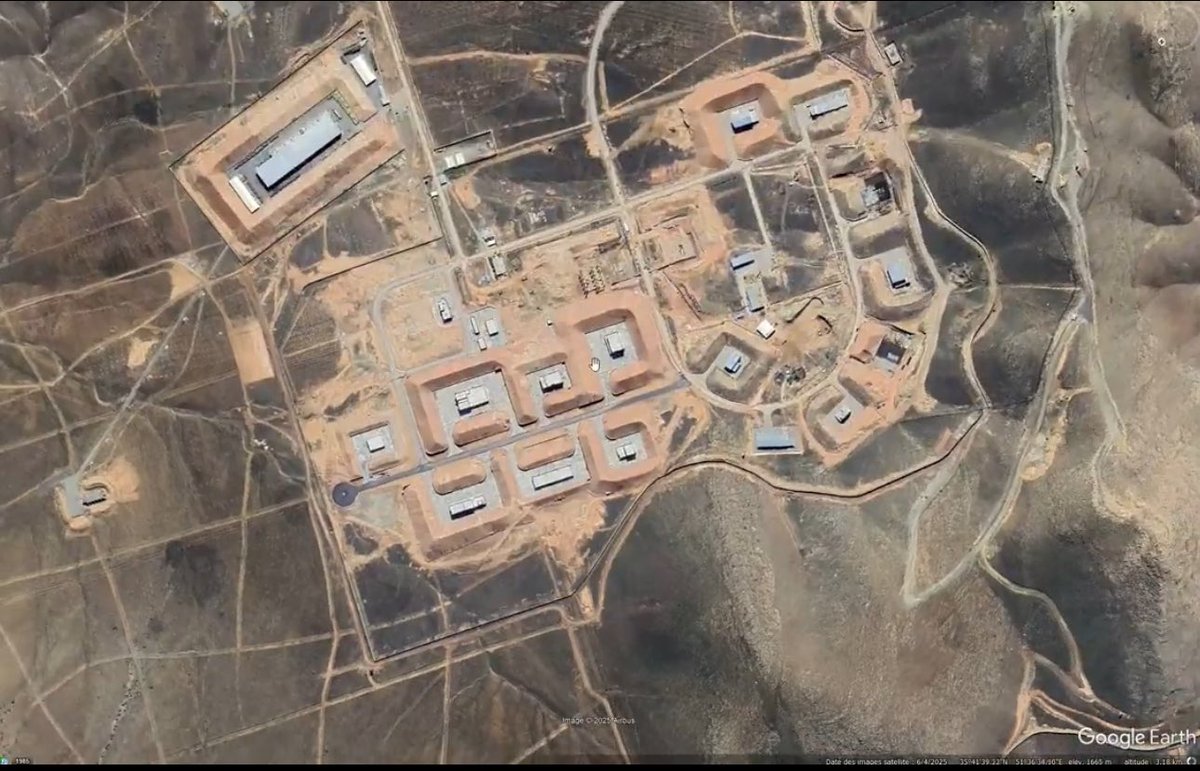 BREAKING 🔴🔴

The Khojir Missile Production Complex, southeast of Tehran, was hit by Israeli strikes tonight, triggering a massive fire.