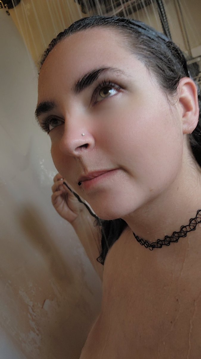 BiggerGirlzRule's tweet photo. Would anyone like to join me? I'll blow yours if you... ;) https://t.co/tfYnrnkt1g