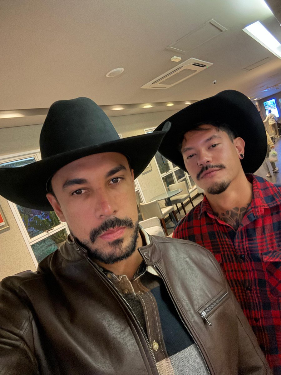 Segura peãooooo, Maike e Gabriel prontos para o Arraia!

FANTASTICO NO ARRAIA